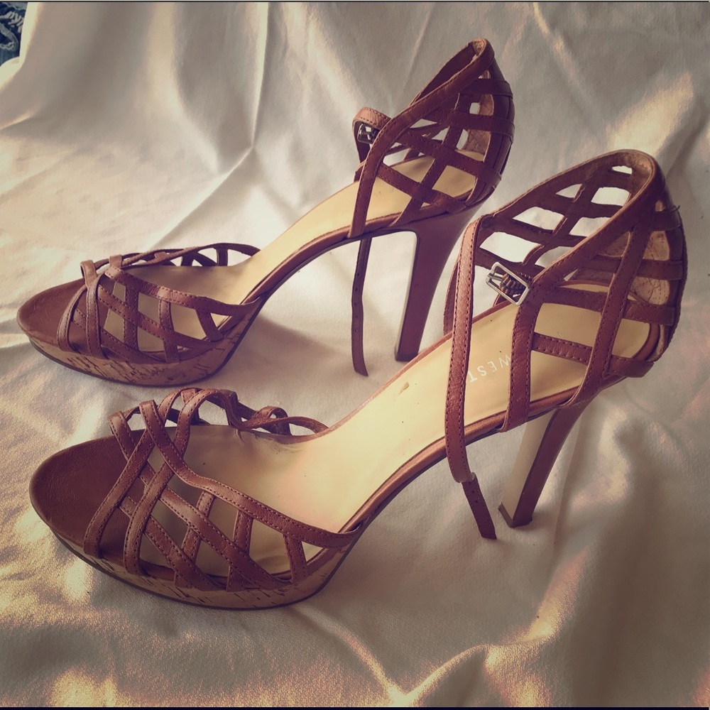 9 West leather pumps